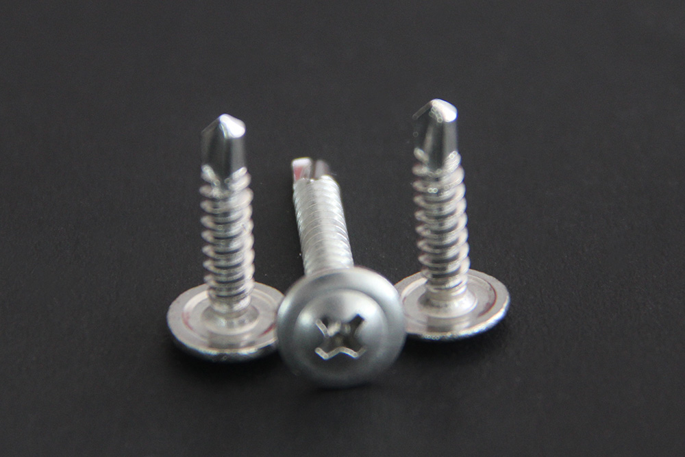 Big flat head self-attack self-drilling 