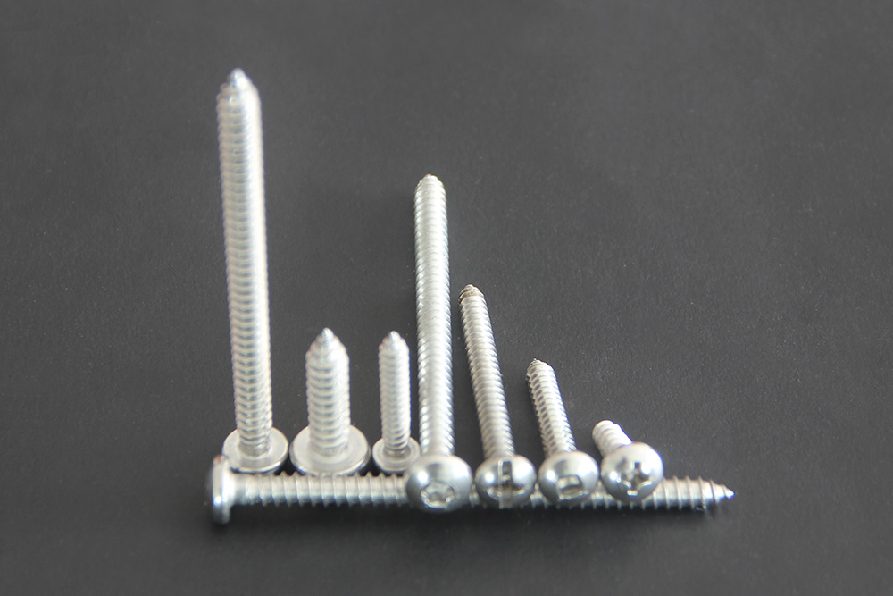 Pan head self-tapping nail 