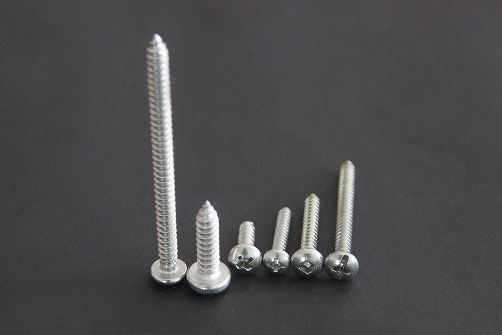 Pan head self-tapping nail 