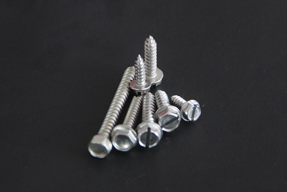 Hexagonal head self-tapping nail 