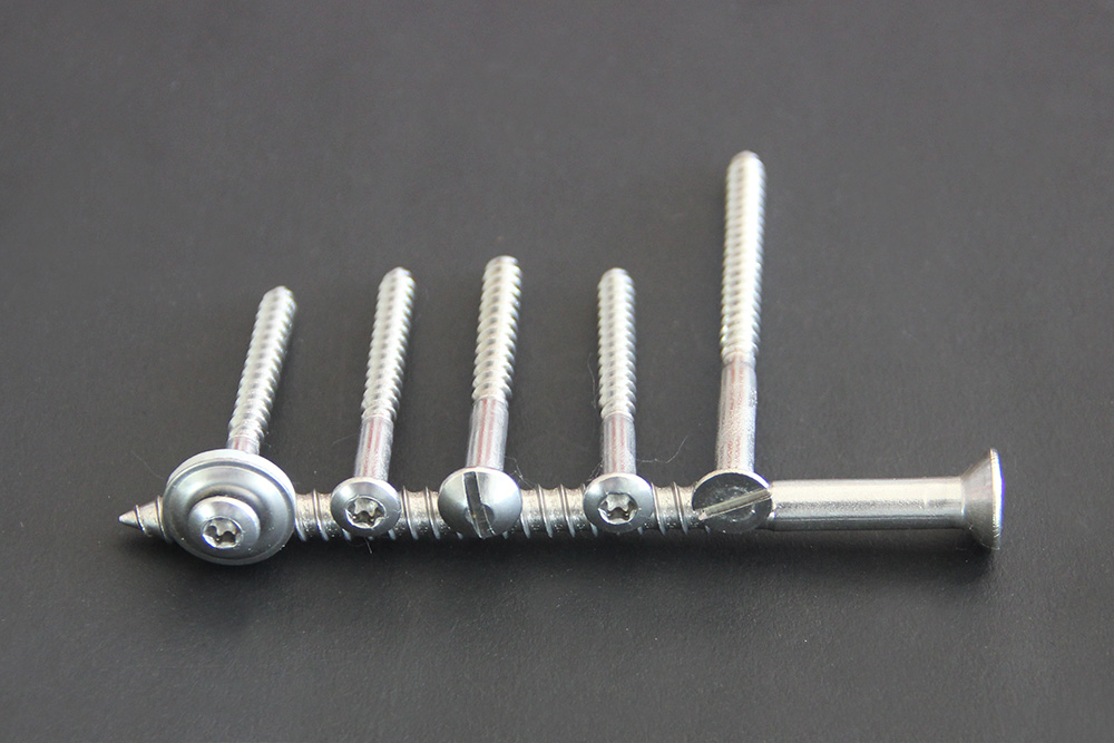 Countersunk wood screw 